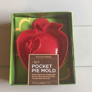Williams Sonoma Apple Pocket Pie Mold